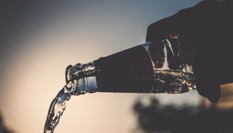 Na wagarach ukradli alkohol, nieletni odpowiedzą przed sądem