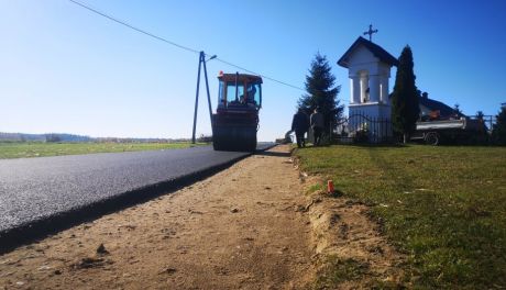 Droga w Rumoce gotowa, Młodzieżowa (prawie) też, co z Leśną? Sprawdzamy postępy prac na drogach Glinojecka