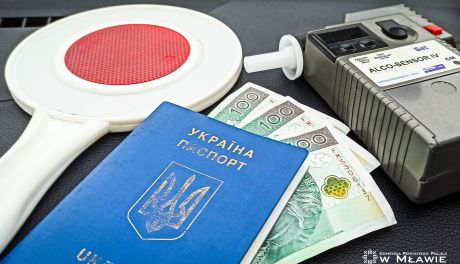 Mława. Pijany chciał przekupić policjantów, Ukrainiec trafił za kratki