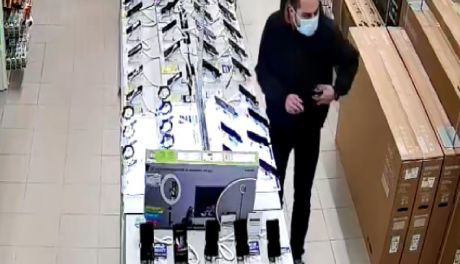 W ciechanowskiej galerii ukradł telefon za kilka tysięcy złotych, szuka go policja