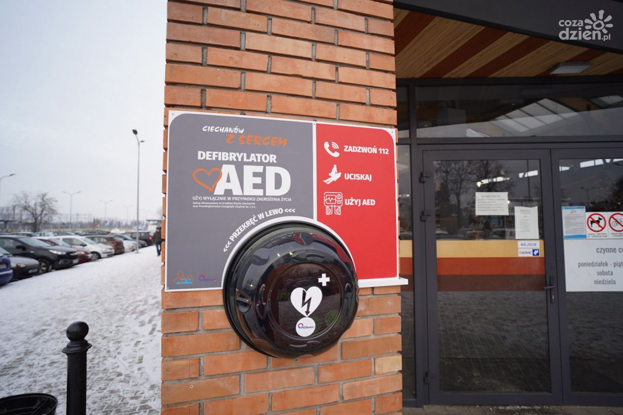 Defibrylatory uratują życie w Ciechanowie