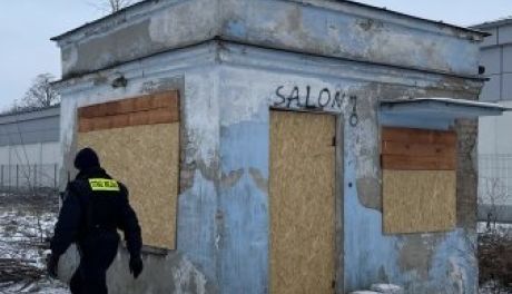 Bezdomni w Ciechanowie nie chcą pomocy? "Odmówili przewiezienia do noclegowni"