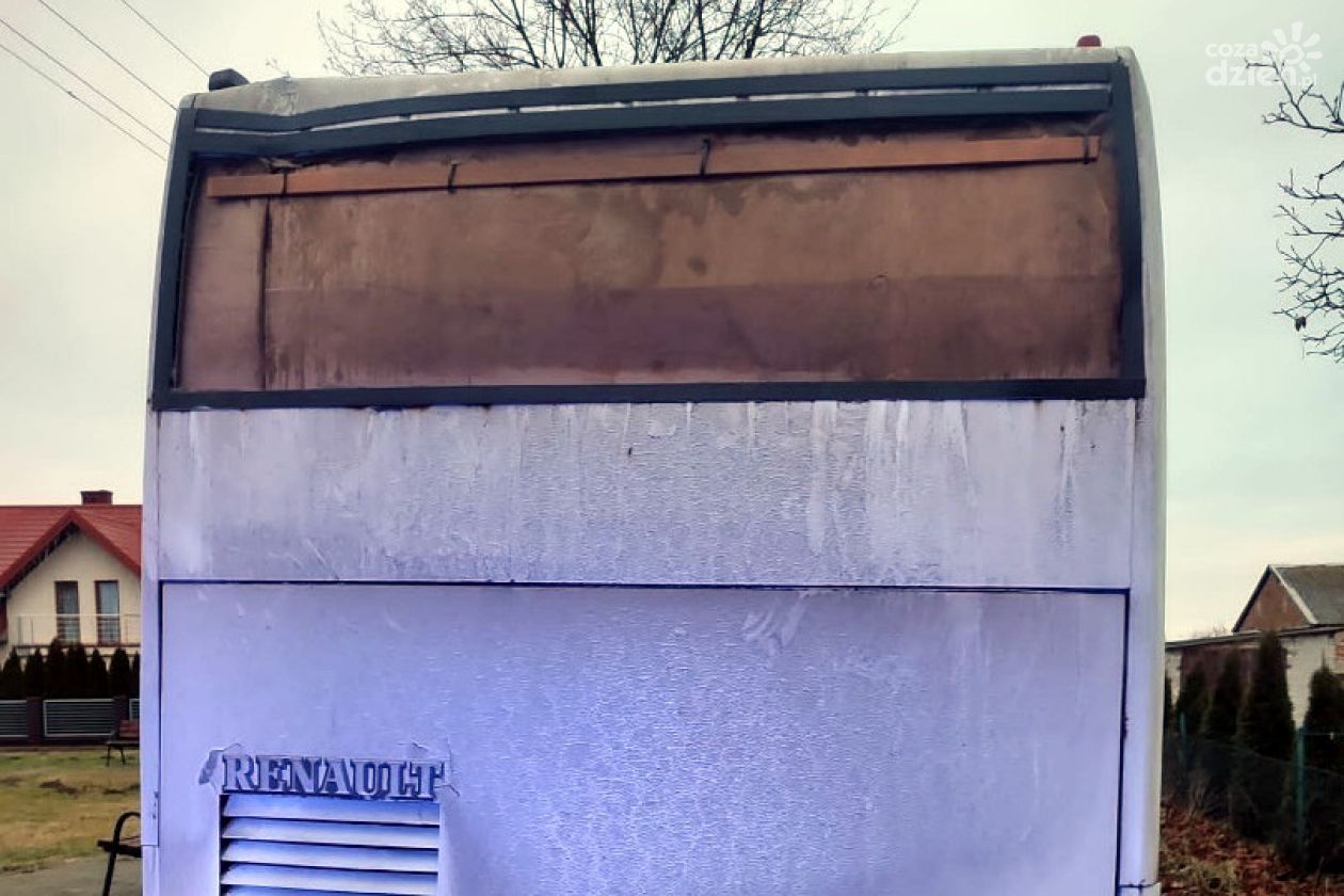 Takim autobusem przewoził dzieci do szkoły