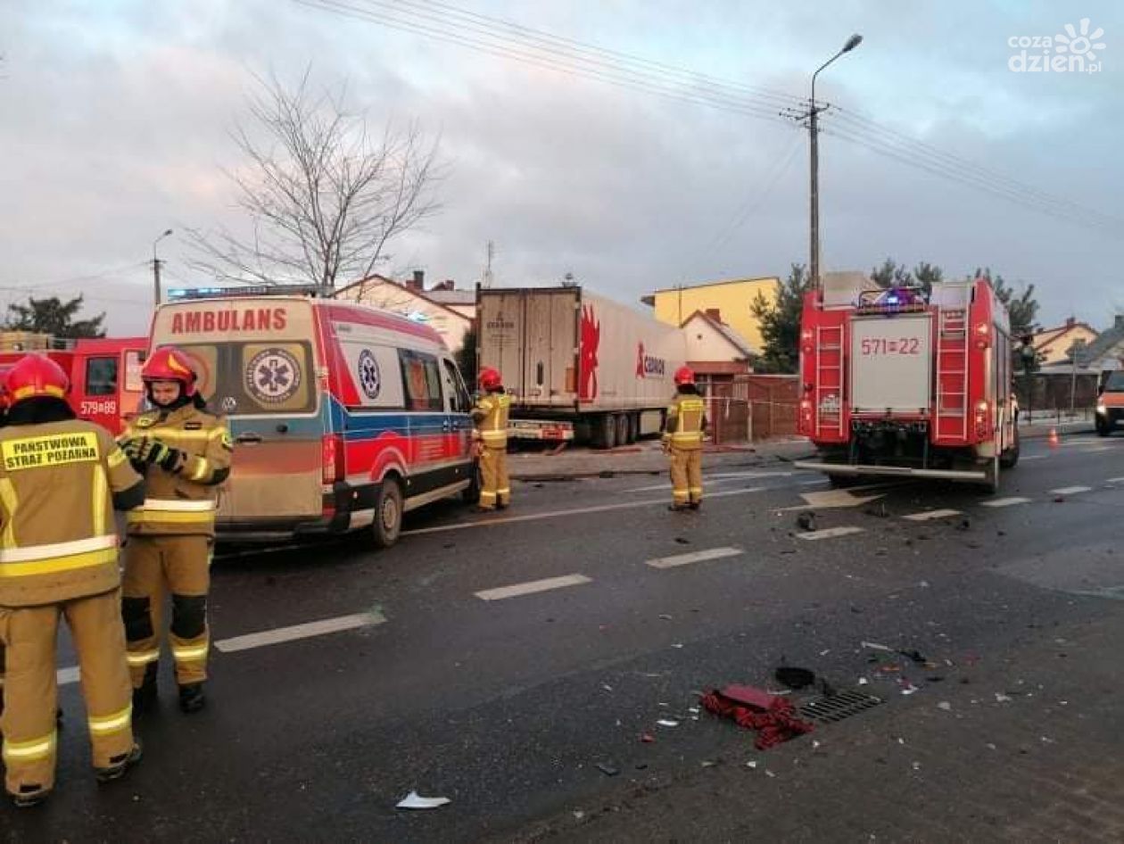 Ciężarówka wjechała w dom. Są utrudnienia!