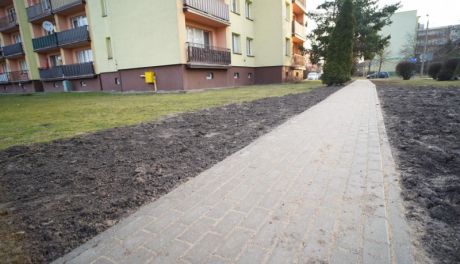 Zmiany na ciechanowskim osiedlu. Jest chodnik, będzie ścieżka rowerowa