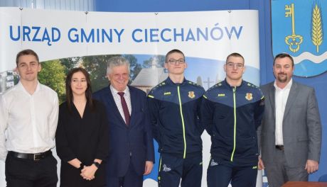 Wójt Marek Kiwit przyznał stypendia sportowe
