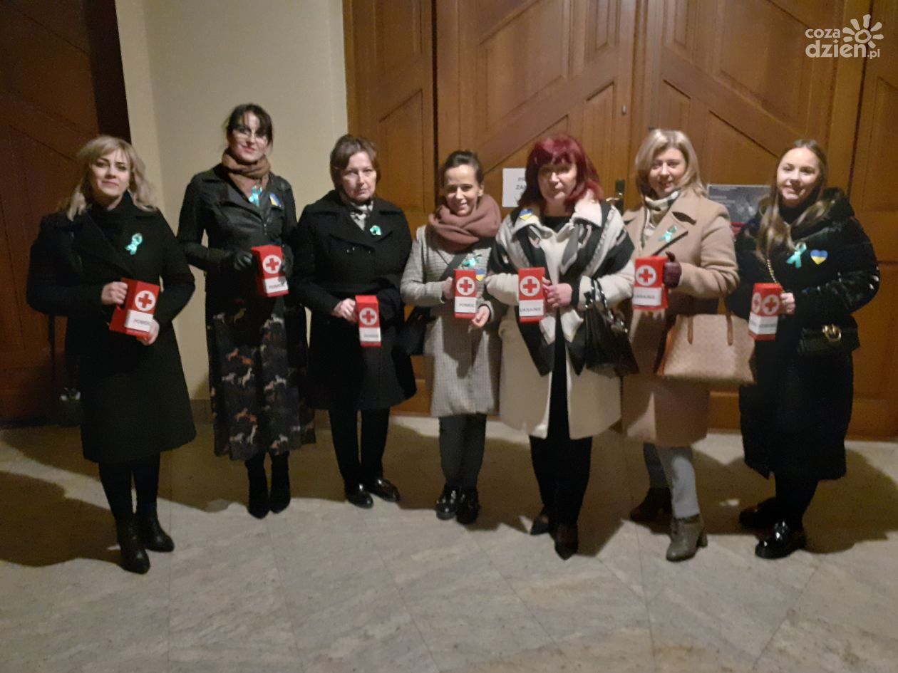 Podleńska: w puszkach było ponad 9 tysięcy złotych