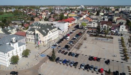 Ciechanów. Plac Jana Pawła II bardziej zielony? Jest na to szansa!