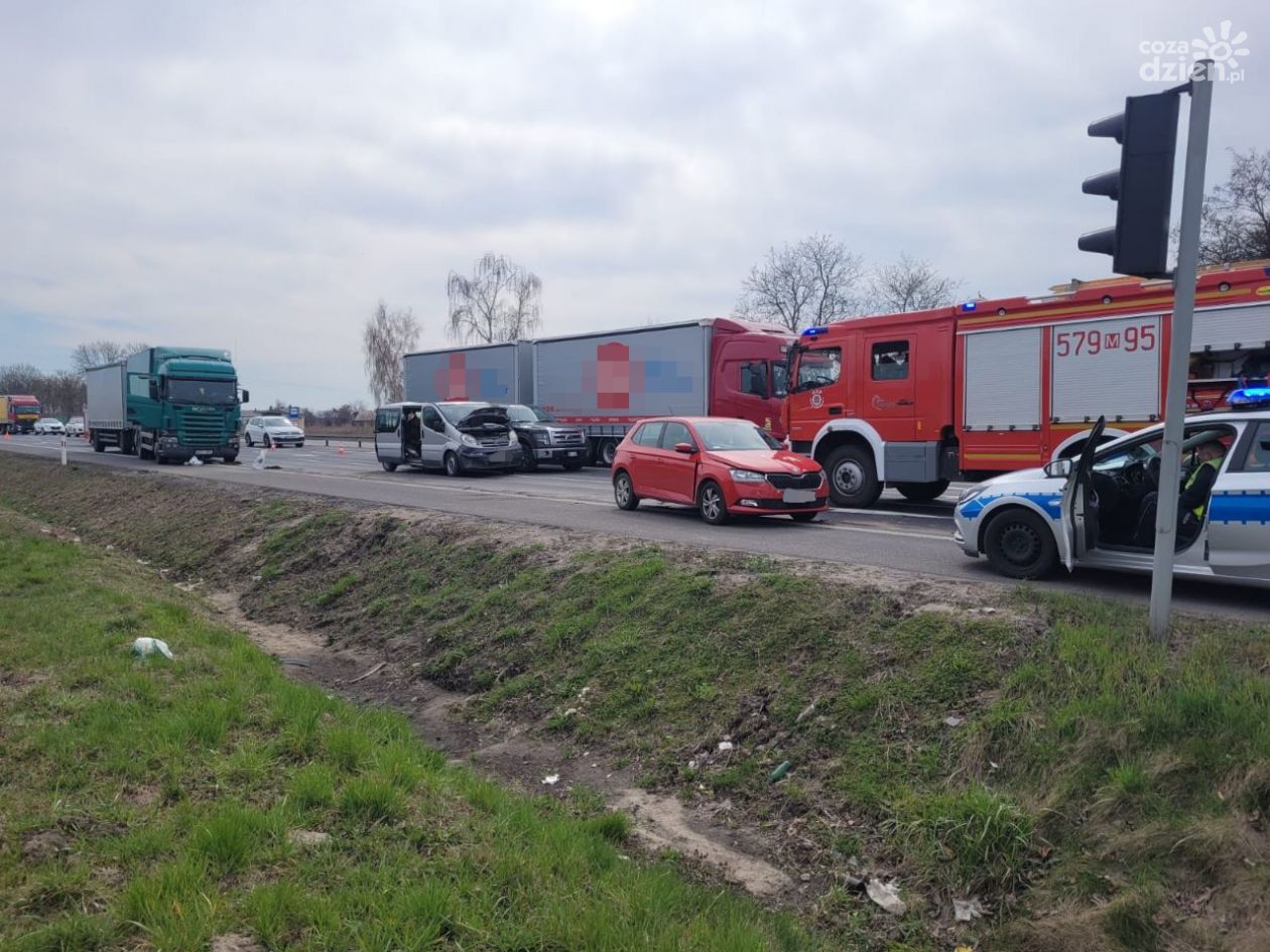 5 aut zderzyło się w Kroczewie