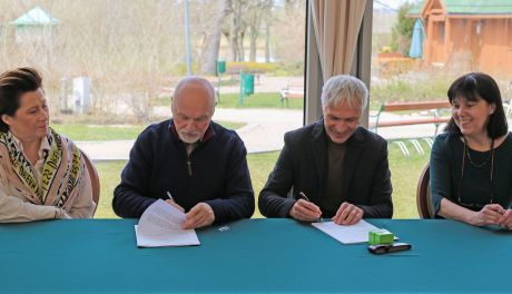 Opinogóra. Umowa na kolejne renowacje zabytkowych nagrobków podpisana
