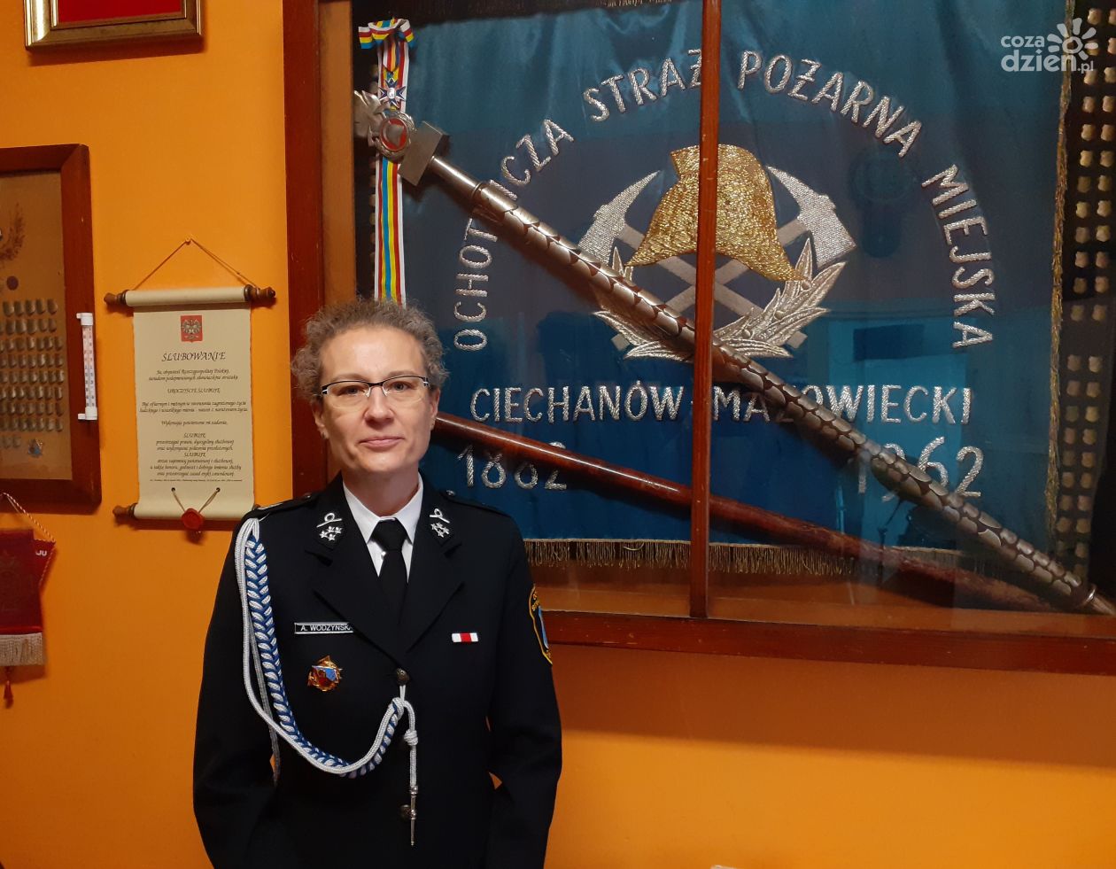Wodzyńska: nowy sztandar jest haftowany ręcznie
