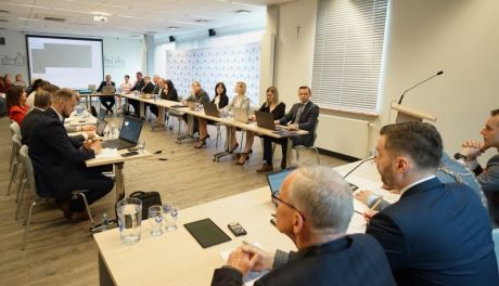 Już nie są Honorowymi Obywatelami Ciechanowa. Ważna decyzja na sesji