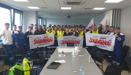Drugi dzień strajku w ciechanowskim Sofidelu. Nie zapowiada się na rychłe jego zakończenie