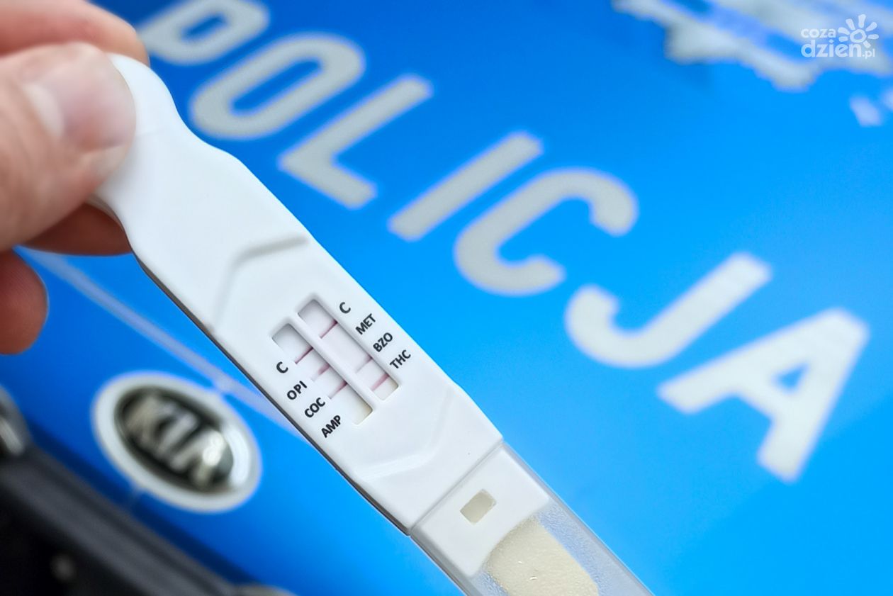 Uderzał w kierownicę i krzyczał