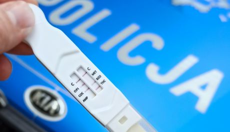 Uderzał w kierownicę i wykrzykiwał wulgaryzmy. Był pod wpływem amfetaminy 