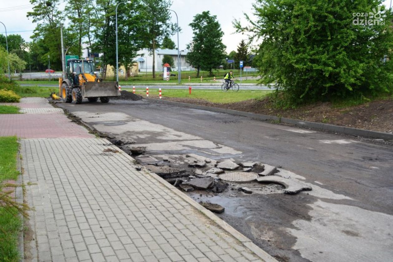 Uwaga! Ten odcinek jezdni będzie nieprzejezdny