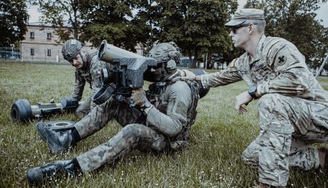 Instruktorzy z Gwardii Narodowej USA szkolą
mazowieckich terytorialsów