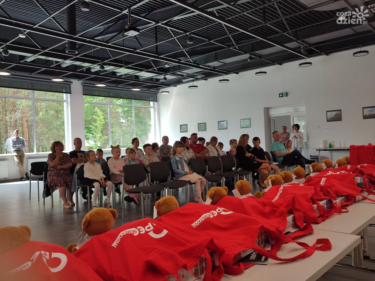 13 najlepszych prac trafi do kalendarza