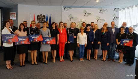Ziarnko do ziarnka. Powiat ciechanowski przekazał wsparcie finansowe jednostkom OSP na bieżącą działalność