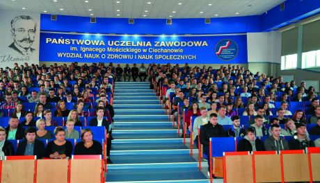 Rekrutacja na półmetku w ciechanowskiej uczelni