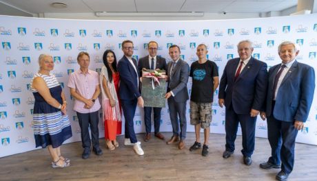 Zaginiona zabytkowa tablica wróciła do Ciechanowa