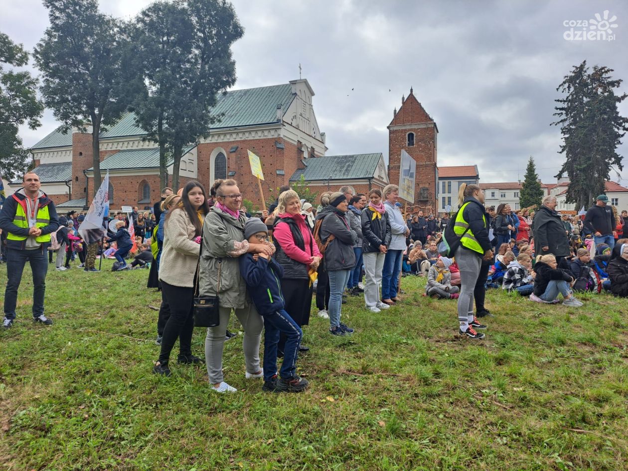 Ku czci patrona św. Stanisława Kostki patrona dzieci i młodzieży