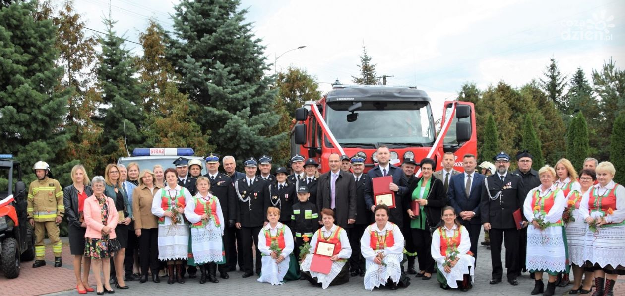 OSP Jednorożec i OSP Mchowo otrzymały nowe pojazdy