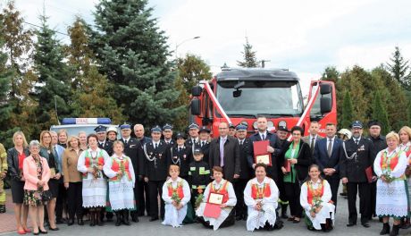 Dwie jednostki OSP z powiatu przasnyskiego mają nowy samochody