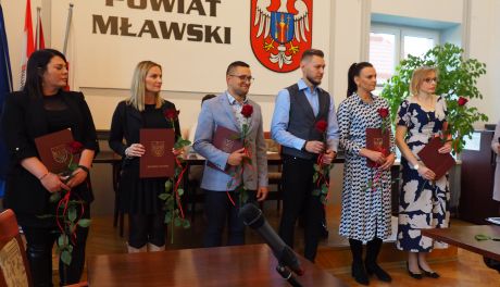  Złożyli ślubowanie i odebrali akty