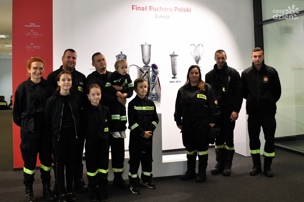 W nagrodę zwiedzili Stadion Narodowy