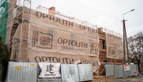 Do wiosny będzie jak nowy. Budynek na Fabrycznej przechodzi metamorfozę
