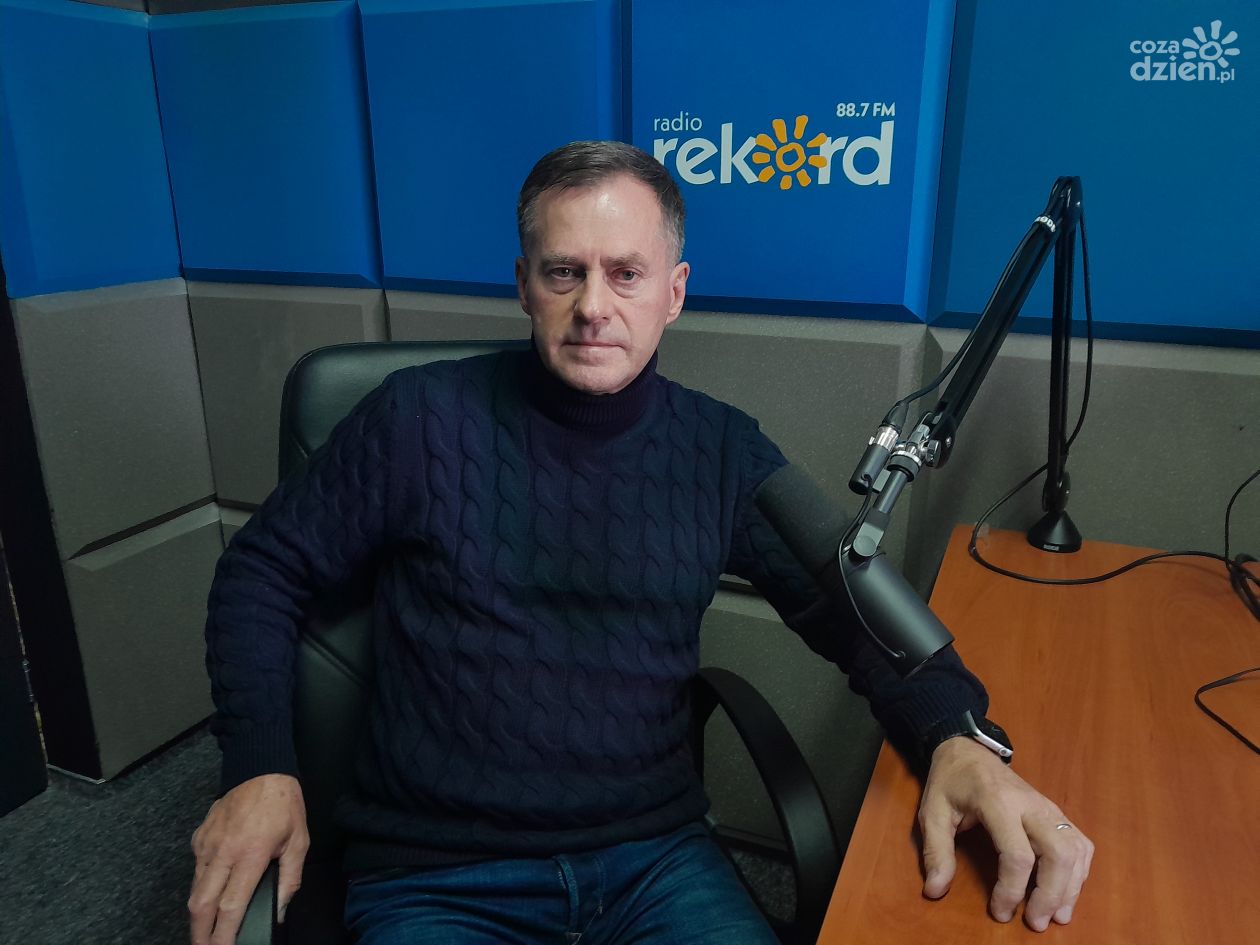 Omieciński: Nie mamy w planach zamknięcia basenu