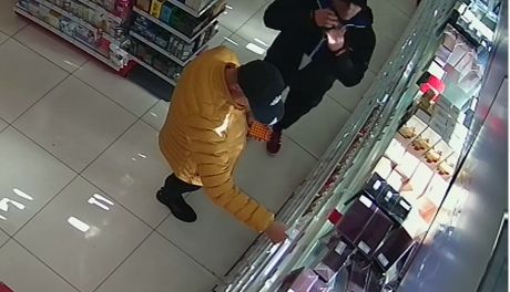 Przyszli po perfumy, szczoteczkę do zębów i maszynki do golenia. Zamiast kupić, woleli ukraść
