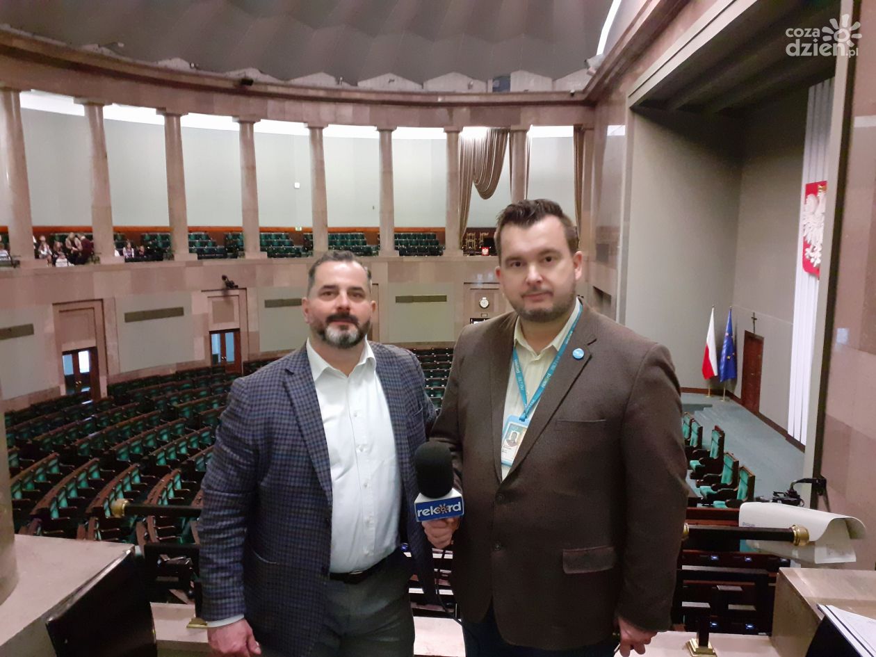 Iwaniak: Rząd ukrywa prawdę