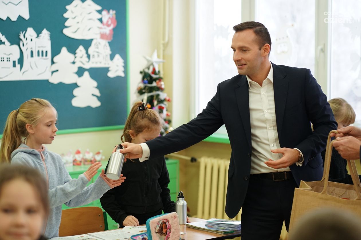 Otrzymało je już kilka tysięcy uczniów