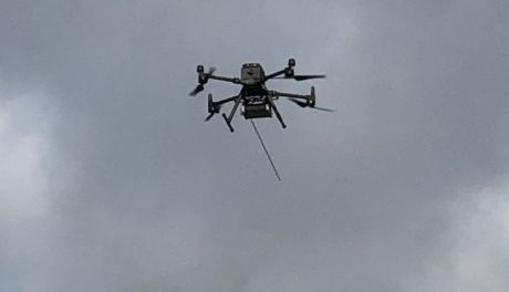 Dron już rozdaje mandaty w Ciechanowie. "Trujesz siebie i sąsiadów"