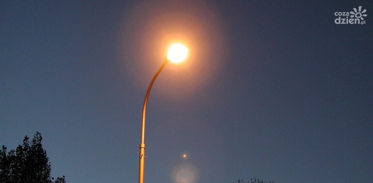 Tam lampy świecą bez ograniczeń