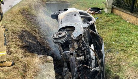 Pod Ciechanowem auto doszczętnie spłonęło
