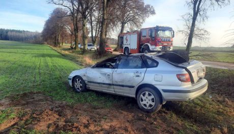 Młody kierowca wpadł w pułapkę i dachował
