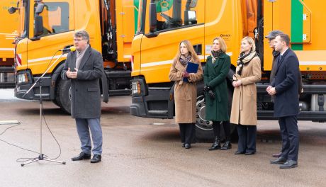 Nowocześnie w Ciechanowie. Bezdotykowe pojemniki do segregacji odpadów na kolejnych osiedlach. Wąsik: Miasto przygotowało bardzo dobry wniosek