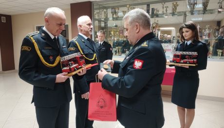 KPPSP Przasnysz. Dwóch strażaków odeszło na emeryturę