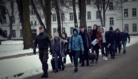 Zimowe wakacje można spędzić w wojsku i jeszcze na tym zarobić. Rozpoczęły się "Ferie z WOT"
