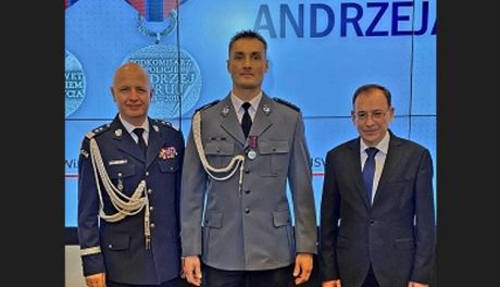 Policjant z Glinojecka bohaterem. Wyniósł mężczyznę z płonącego budynku