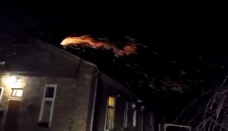 Wybuchł pożar, rodzina spała. Zareagowali policjanci po służbie