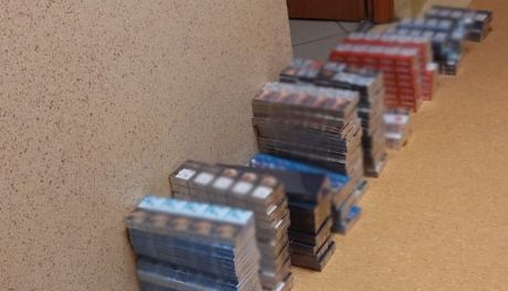Znaleźli kartony, a w środku tysiące nielegalnych papierosów. Cudzoziemiec w tarapatach