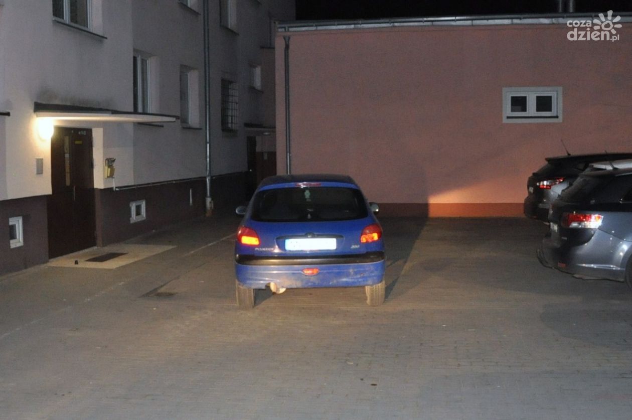 Uciekali autem, potem pieszo