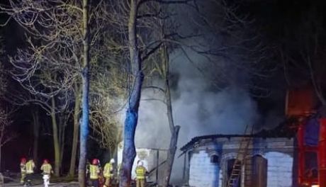 Rozerwaną wybuchem butlę po gazie znaleziono podczas pożaru w Milewie - Rączkach