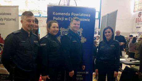 Ciechanowscy policjanci na targach edukacji i pracy