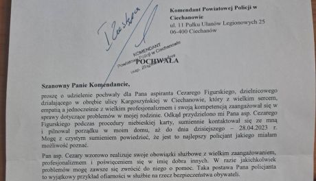 Dzielnicowy z Ciechanowa otrzymuje pochwałę za ofiarność i profesjonalizm 