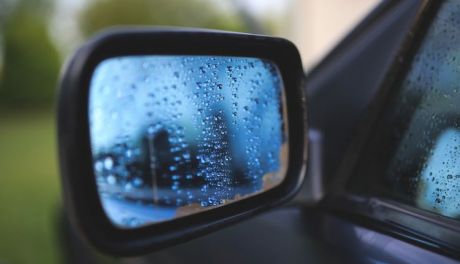 Szczypcami do ryb uszkodził 8 aut. "Wszystkiemu winien alkohol"